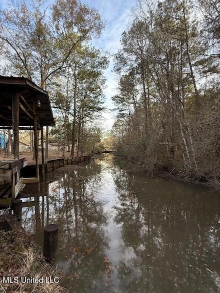 2498 Bayou Oaks St, Gautier, MS 39553