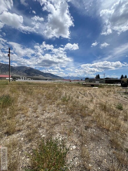 109 Trego Ct, MacKay, ID 83251