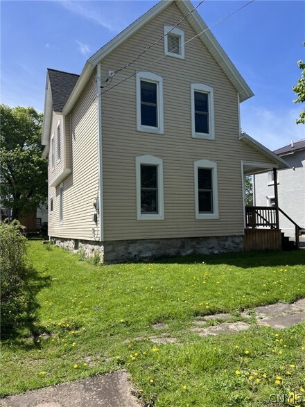 126 Stuart St, Watertown, NY 13601