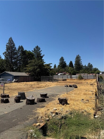 6161 Opal Ln, Paradise, CA 95969