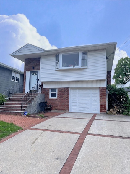 36 Adams St, Floral Park, NY 11001