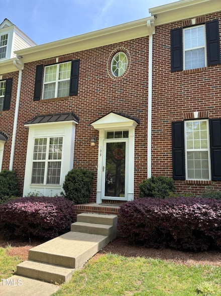 108 W Savannah Ridge Rd, Holly Springs, NC 27540