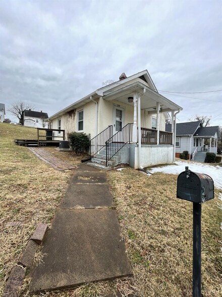 209 Amelia St, Lynchburg, VA 24501