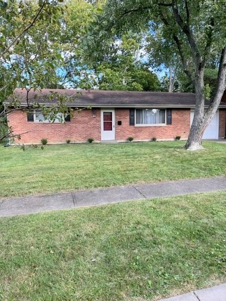 11828 Mangrove Ln, Cincinnati, OH 45246