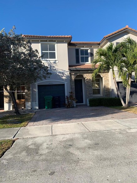 14761 SW 25th St, Miami, FL 33185