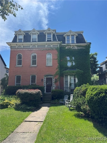 698 Columbus Pkwy, Buffalo, NY 14213