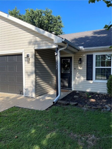 1522 Andrew Ct, Siloam Springs, AR 72761