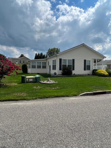 128 Perrys Ln, Manahawkin, NJ 08050