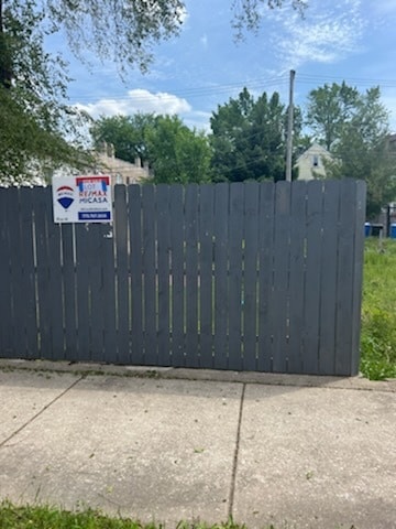 2617 W Luther St, Chicago, IL 60608