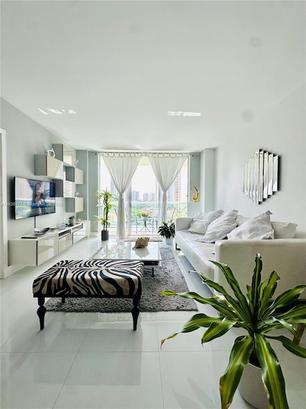 19390 Collins Ave Unit 911, Sunny Isles Beach, FL 33160