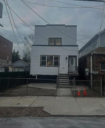 3215 Fairmount Ave, Bronx, NY 10465