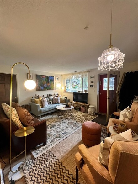 159 Concord Ave Unit 1A, Cambridge, MA 02138