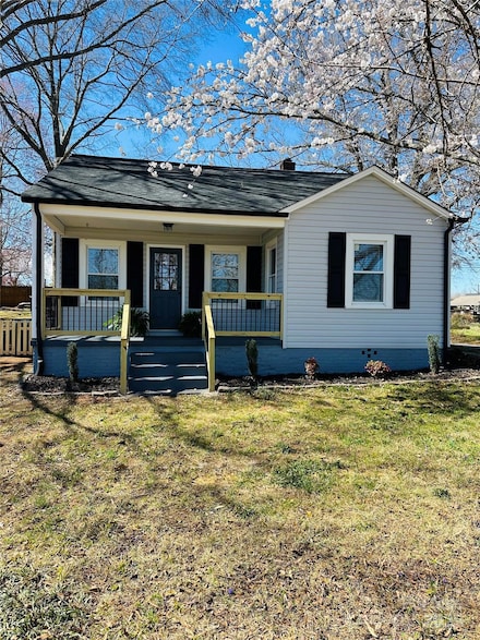 1385 5th St NE, Hickory, NC 28601