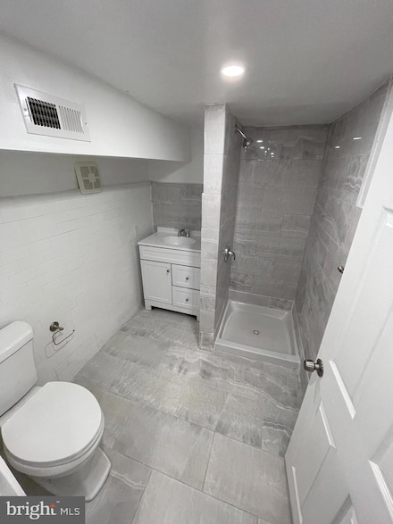 6108 Walnut St, Philadelphia, PA 19139