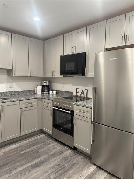 585 Essex St Unit 519, Lynn, MA 01901