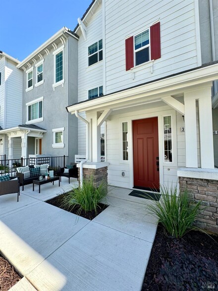 336 Pear Tree Ln Unit D, Napa, CA 94558