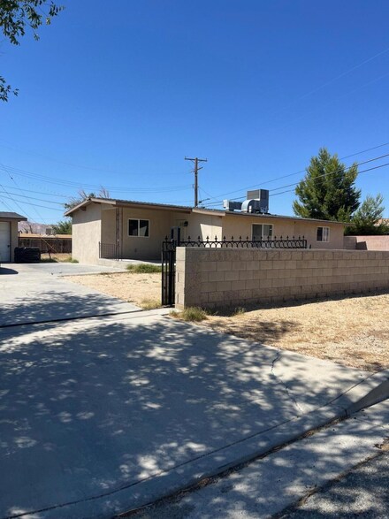 3354 Arthur Ave, Mojave, CA 93501