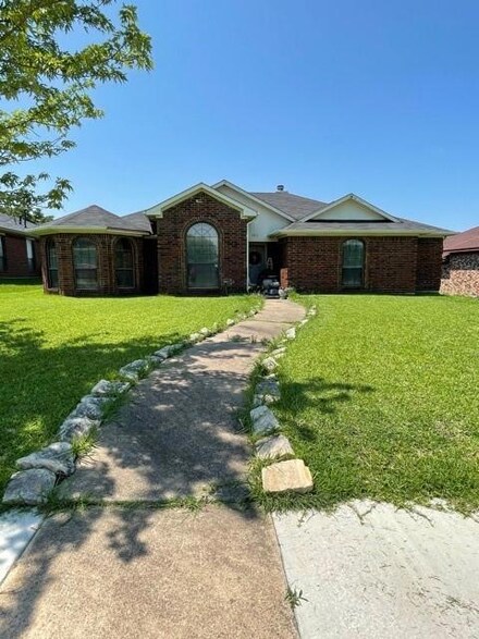 1813 Chippewa Trail, Mesquite, TX 75149