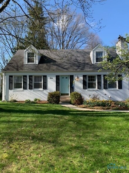 862 Lyn Rd, Bowling Green, OH 43402
