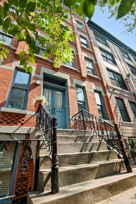 226 1st St Unit 2B, Jersey City, NJ 07302