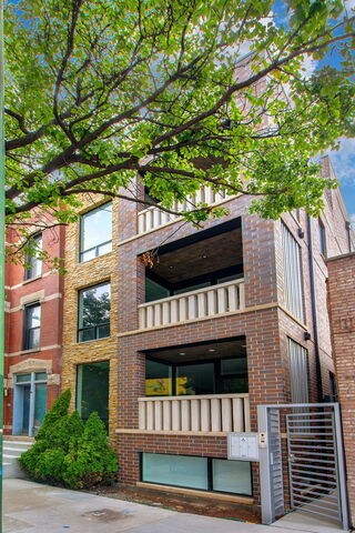462 N May St Unit 2, Chicago, IL 60642