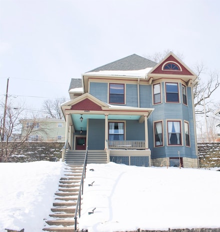 1083 Grove Terrace, Dubuque, IA 52001