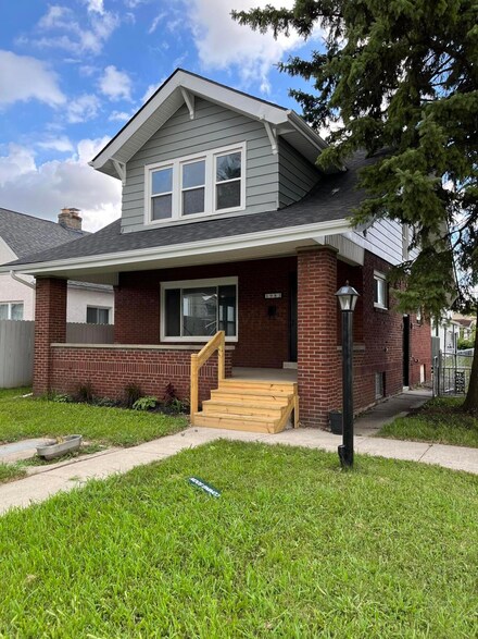 1983 Sullivant Ave, Columbus, OH 43223