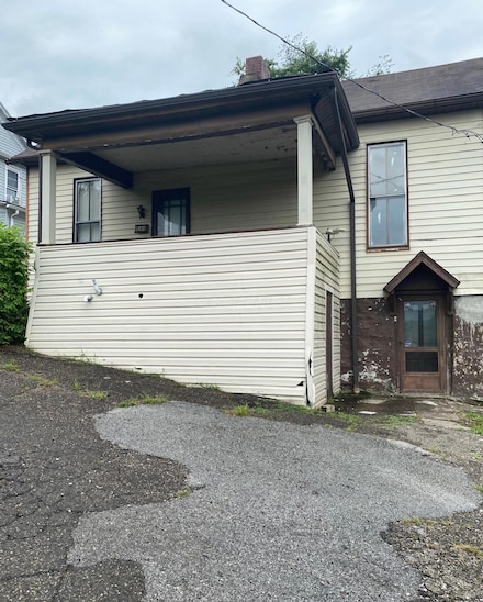 244 Lombardy Heights, Bridgeport, OH 43912