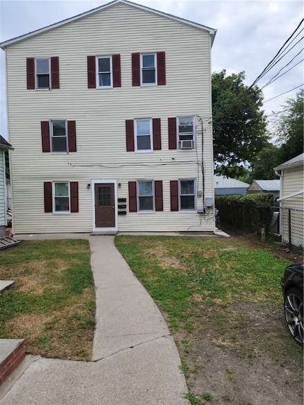 14 Catherine St Unit 3, Bristol, RI 02809