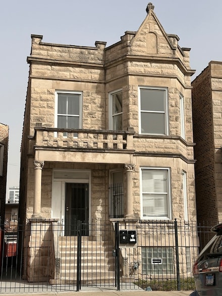 1613 S Central Park Ave, Chicago, IL 60623