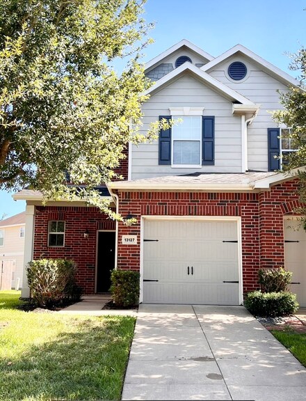 13127 Lawsons Creek Ln, Houston, TX 77072