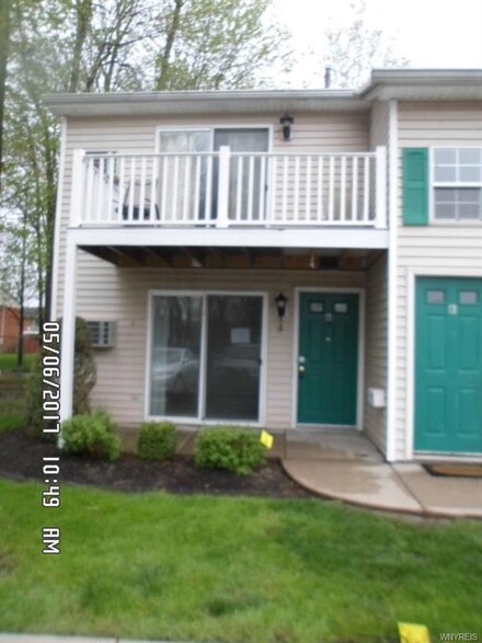 12 Sunmist Square Unit 12 A, Buffalo, NY 14228
