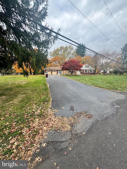 1 Sunnyside Ln, Yardley, PA 19067