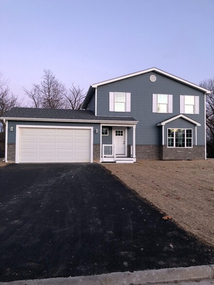 503 Madison Ave, Fox Lake, IL 60020