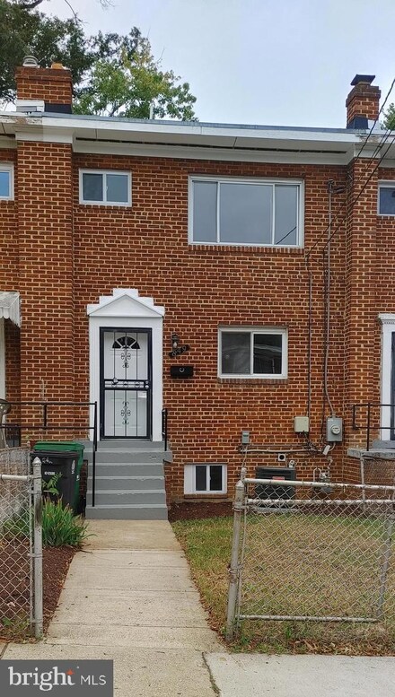 849 Neptune Ave, Oxon Hill, MD 20745