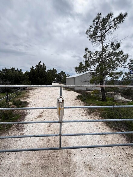 2450 Miller Valley Rd, Pine Valley, CA 91962