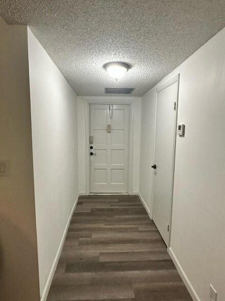 6751 Cypress Rd Unit 204, Plantation, FL 33317