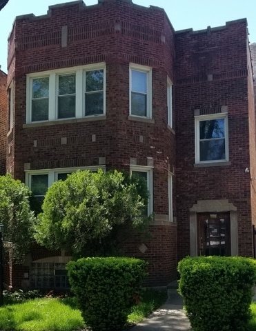 7132 S Eberhart Ave, Chicago, IL 60619