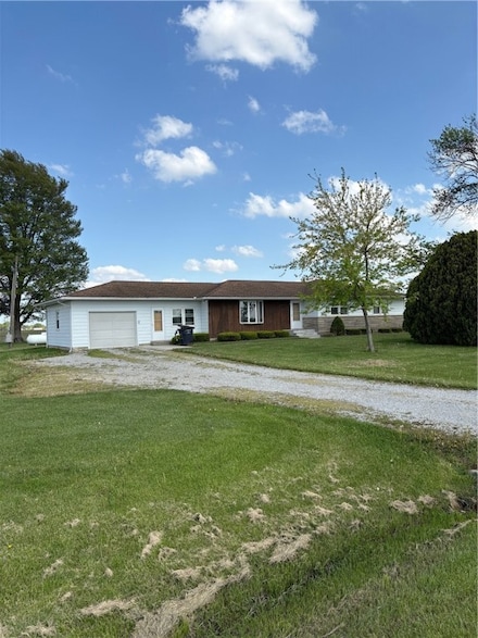 13194 N 1700th St, Teutopolis, IL 62467