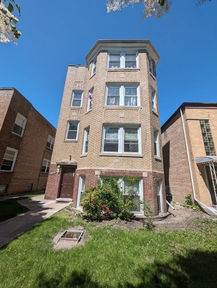 8140 Keating Ave, Skokie, IL 60076