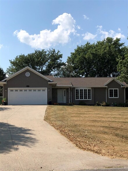 1705 Port Rd, Creston, IA 50801