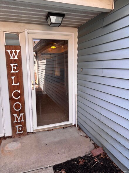 3702 N Lakeside Dr, Muncie, IN 47304
