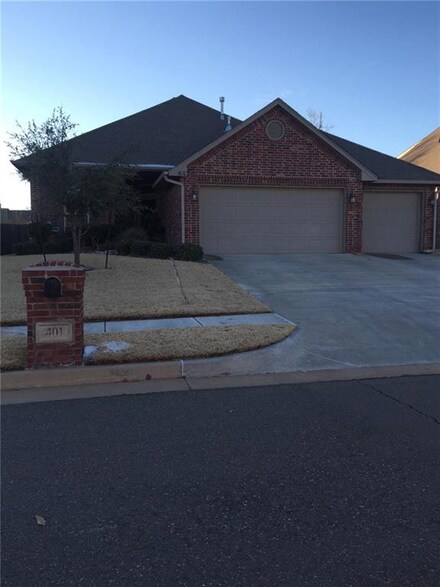 401 Kimberly Dr, Edmond, OK 73003