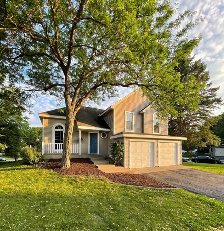 8637 Saratoga Ln, Eden Prairie, MN 55347