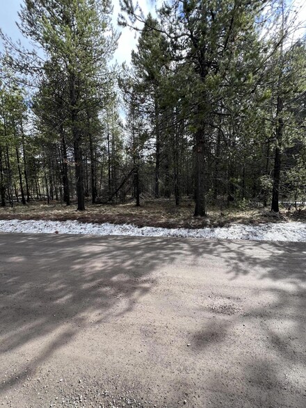 17069 Covina Rd, Bend, OR 97707