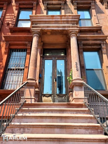 239 Lenox Ave Unit 3B, New York, NY 10027