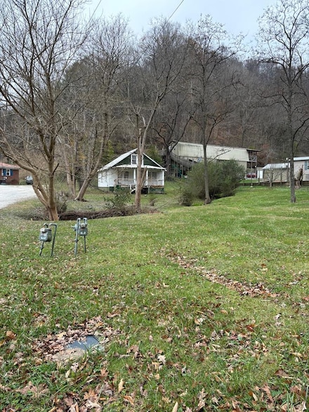 53 Hill Dr, Dwale, KY 41621