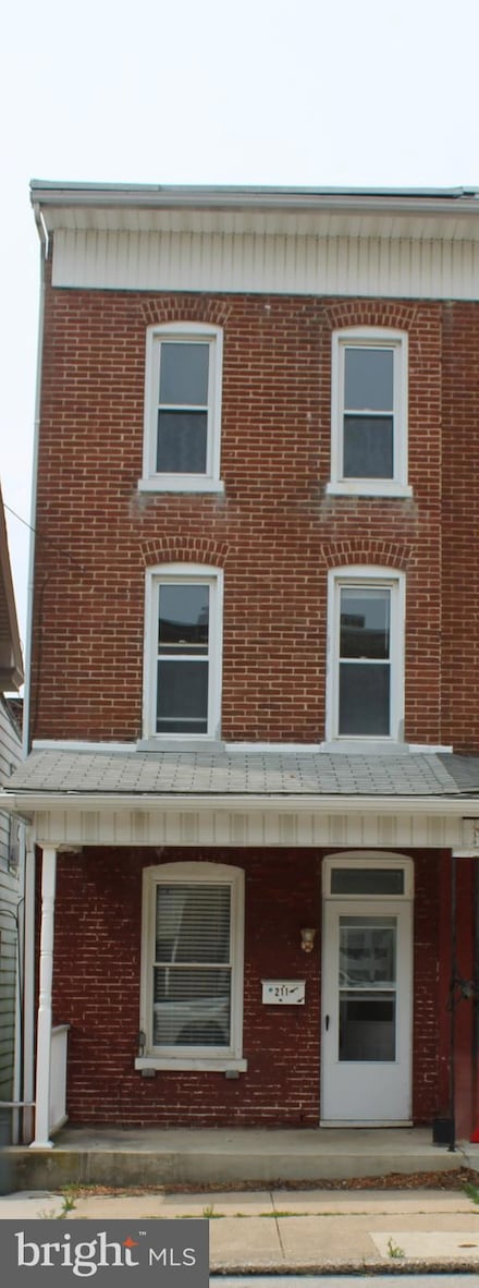 211 1st Ave, Red Lion, PA 17356