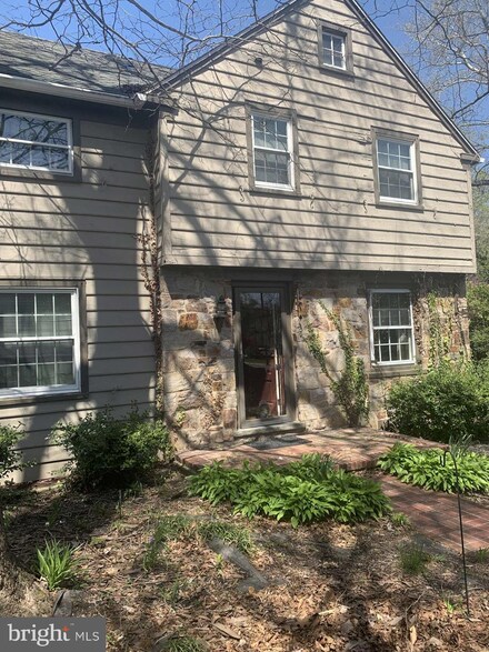 10 Howard St, Vineland, NJ 08360