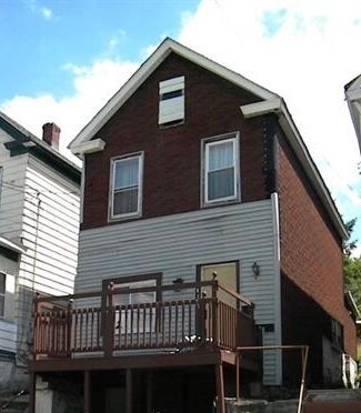 210 N 4th St, Jeannette, PA 15644